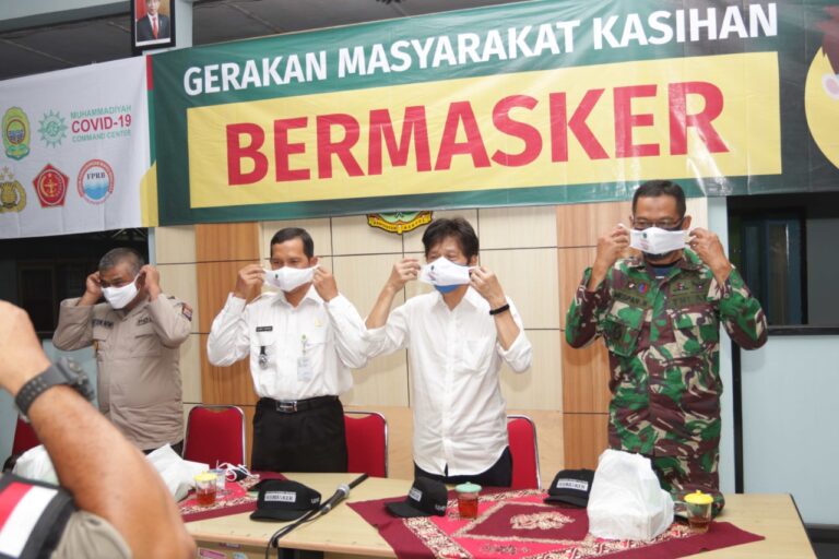 UMY Inisiasi Gerakan Masyarakat Kasihan Bermasker