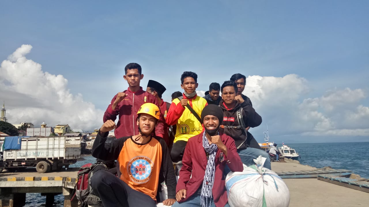 Relawan SARMMI dan Relawan IKIP UM Menjalankan Puasa di Lokasi Banjir NTT