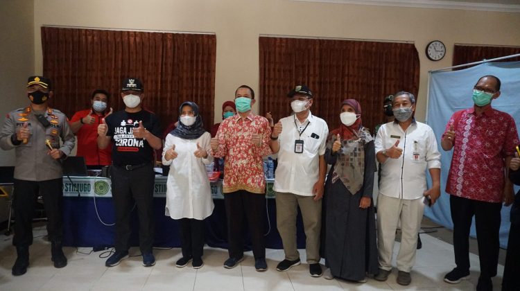 Vaksinasi Massal Digelar di STIKes Muhammadiyah Gombong