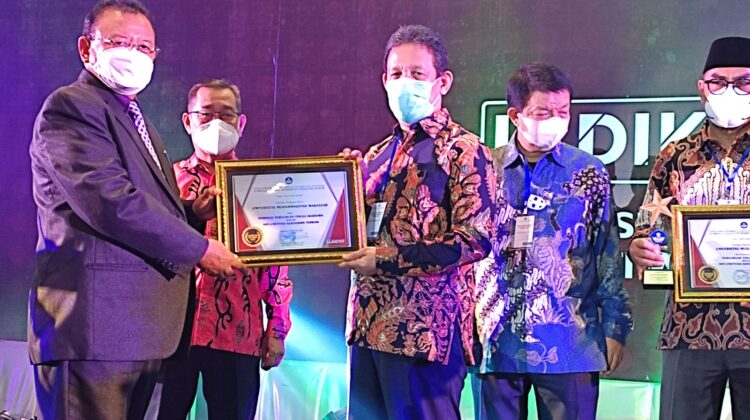 Penghargaan LLDIKTI 9 Awards 2021 Diraih Unismuh Makassar