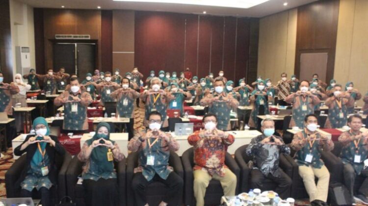 ITS PKU Muh Surakarta Hosts Annual Meeting and 2021 AIPNEMA National Seminar