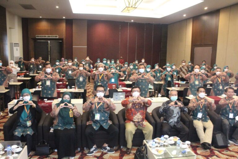 ITS PKU Muh Surakarta Hosts Annual Meeting and 2021 AIPNEMA National Seminar
