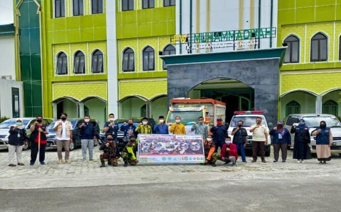 UM Palangkaraya and PWM Central Kalimantan Sent Aids To Flood Victims