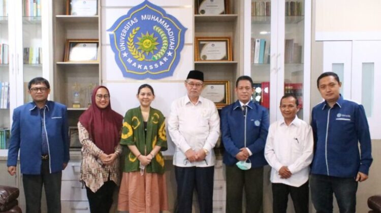 Unismuh Makassar Collaborates With Guru Belajar Foundation Campaigning To Be A Teacher