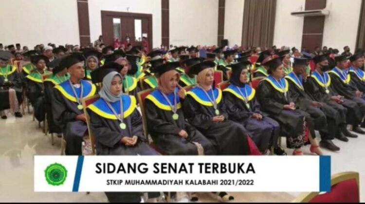 Inauguration Procession for Third Generation of STKIP Muhammadiyah Kalabahi Graduates