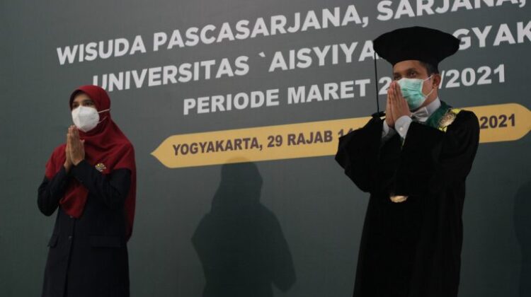 Unisa Yogyakarta Conducted The 3rd Graduation Online