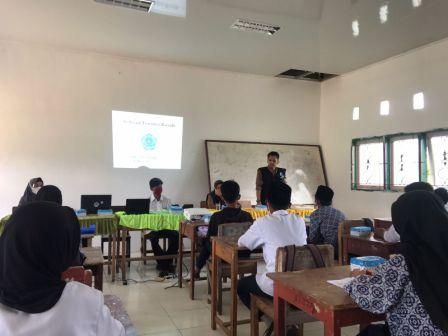 Unismuh Palu Students Educate for Health in Pombewe Village