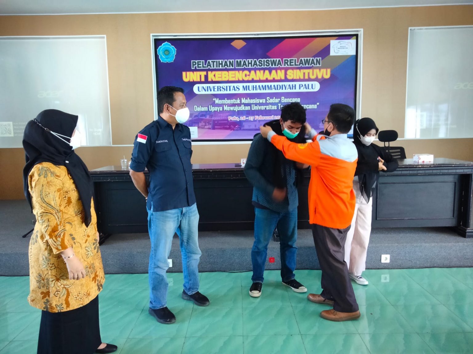 Mahasiswa Unismuh Palu Bantu Wujudkan Kampus Tangguh Bencana