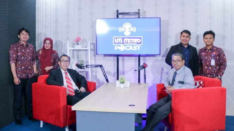 UM Metro Launching Podcast Studio, Prof. Edy Jadi Narasumber Pertama
