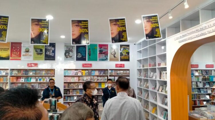 UMM Luncurkan Toko Buku New Book Store