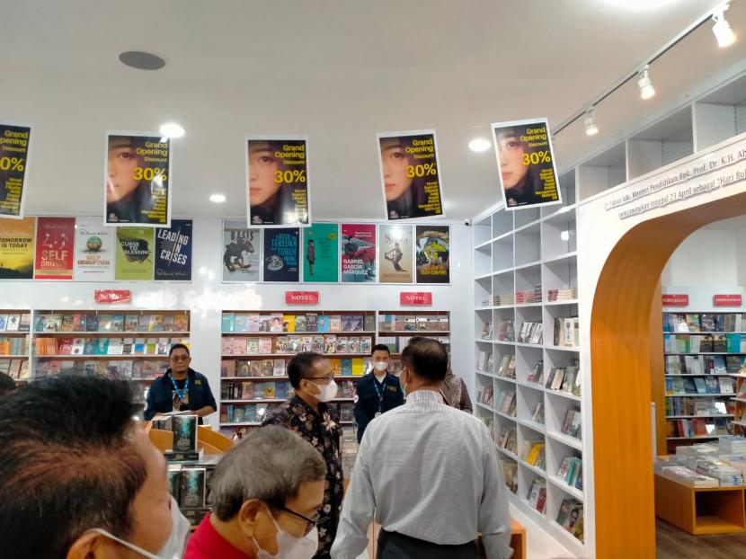 UMM Luncurkan Toko Buku New Book Store