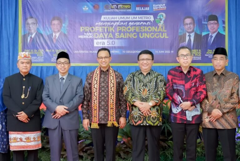 Anies Baswedan Gives Public Lecture in UM Metro