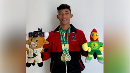 UM Surabaya Rock Climbing Athlete Regained Gold and Silver Medals in Provincial Sports Week VII