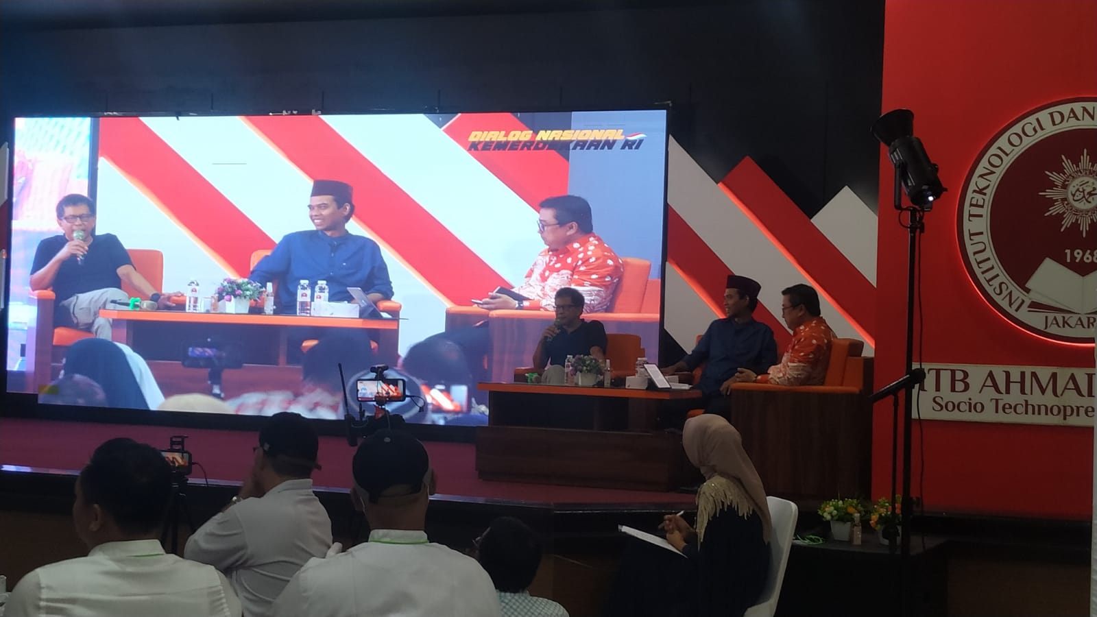 Dialog Nasional Itb Ad Jakarta Perdalam Makna Kemerdekaan