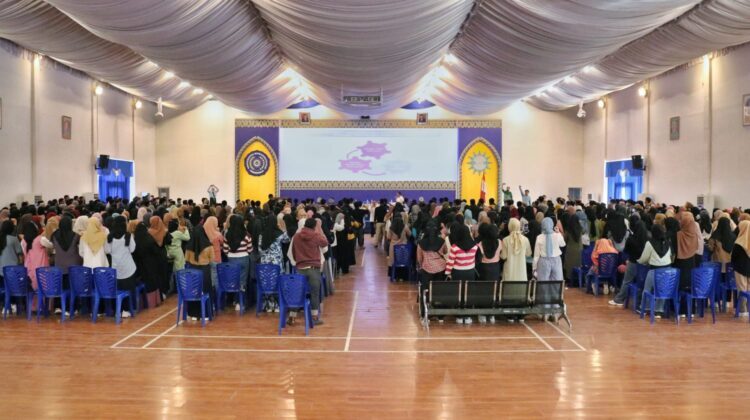 UMGO Rector Welcomes 748 New Students on Its First Term