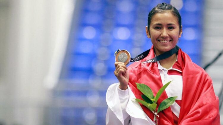 Sisilia Agustiani Ora, Atlet Karate Berprestasi UM Surabaya