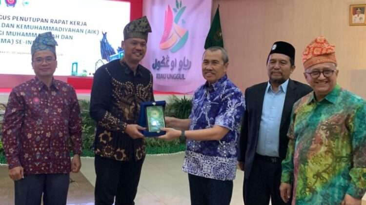 Riau Governor Officially Closed The National Meeting of Islam and Muhammadiyah Affairs Forum