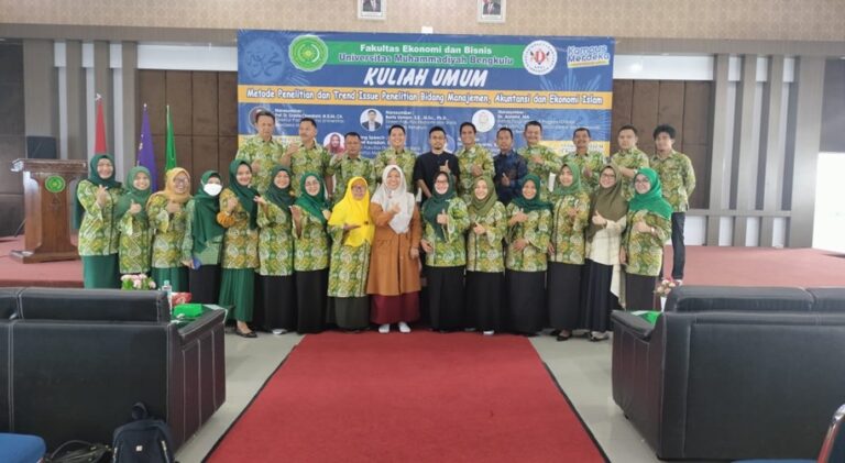 UM Bengkulu Organizes Public Lecture Preparing Students’ Theses