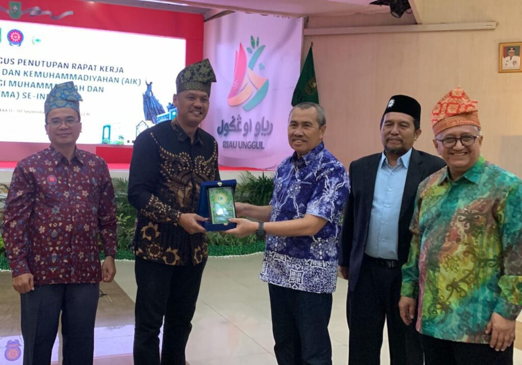 Gubernur Riau Tutup Rakernas Forum Pimpinan AIK PTMA Se-Indonesia