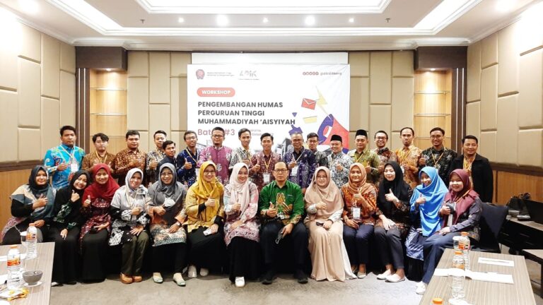Attending the Third Batch Workshop, Muh Sayuti Gives 3 Highlights for Public Relations of MHEIs