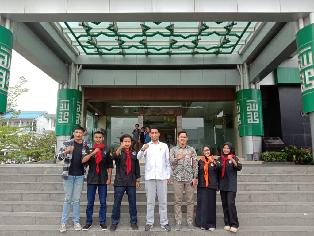 Vice Rector III Deploys Six UMRI Students To 10th Provincial Sports Week in Kuansing