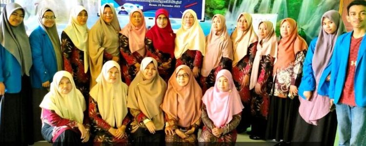 IAIM Sinjai Lecturers and Students Organize Learning Media Workshop