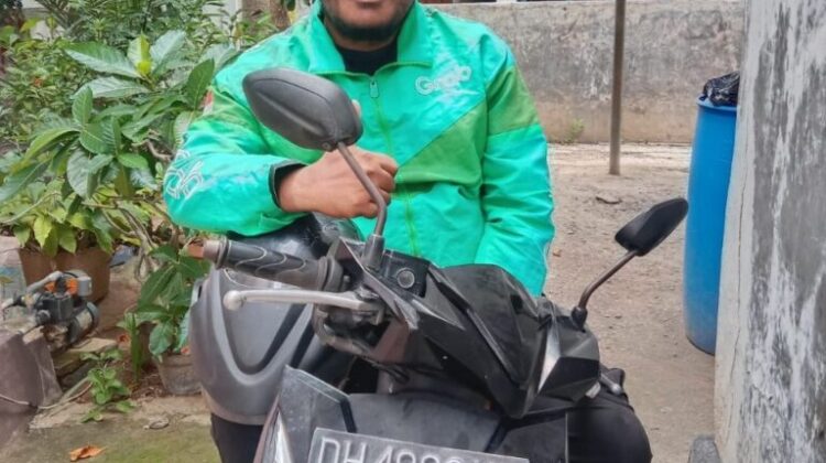 In UMM, An Online Motorcycle Taxi Driver Excited to Pursue Higher Degree