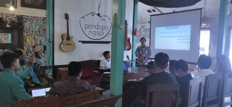 P2AD Team Gives Web Development Course in Kemuning Village
