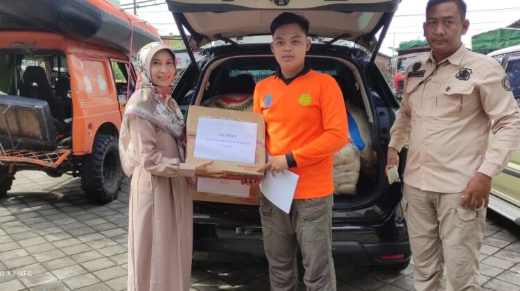 Universitas Muhammadiyah Kudus (UMKU) mengirimkan mahasiswa-mahasiswa untuk bergabung dengan Lembaga Penanggulangan Bencana (LPB) Muhammadiyah Disaster Management Center (MDMC) Kudus.