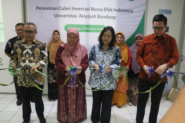 Investment Gallery of Indonesian Stock Exchange, Unisa Bandung Explores International Trade